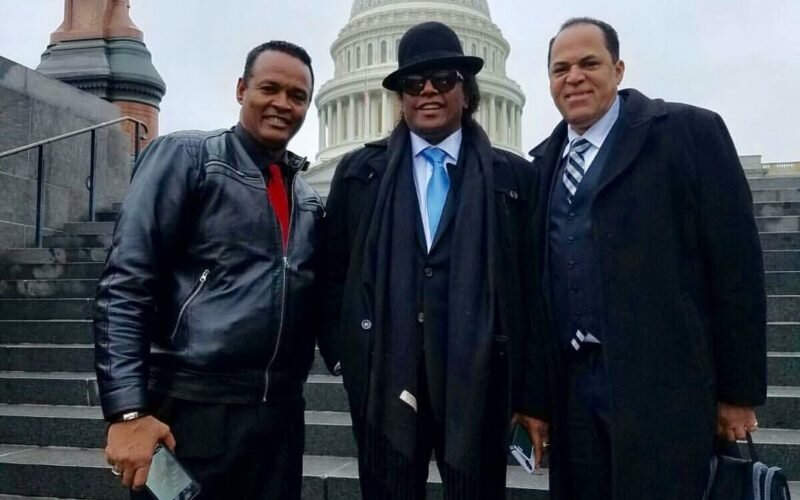 (Video) Sergio Vargas cantando Himno Dominicano en Capitolio EEUU en investidura Adriano Espaillat como congresista