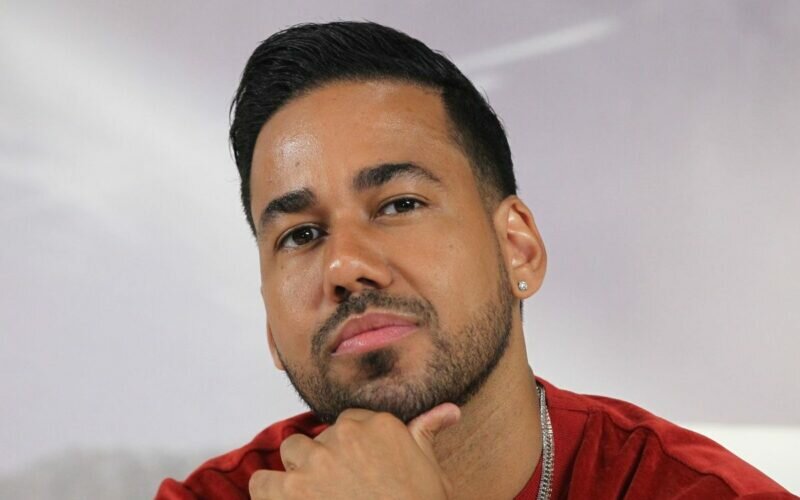 Romeo Santos, con video en el que presenta a su cuarto hijo, anuncia gira por EEUU para este verano